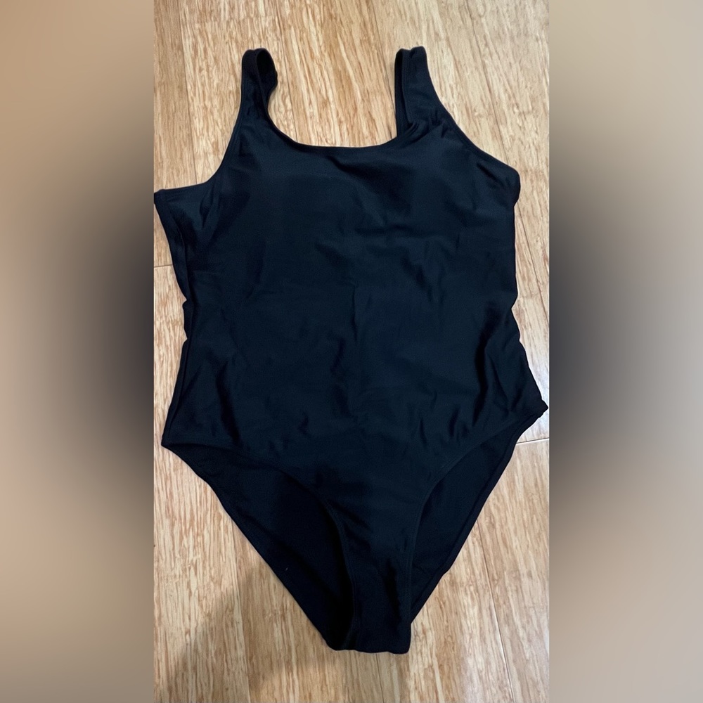 New swimsuit one piece